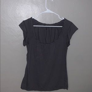 gray shirt